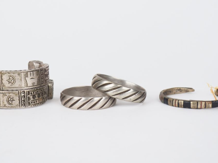 Paire de bracelets d'enfants Afrique du Nord en argent, à décor de côt