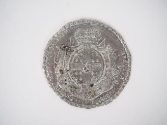 Vente aux enchères Clicite maçonnique uniface en étain et plomb aux armes de Henri 1er Du