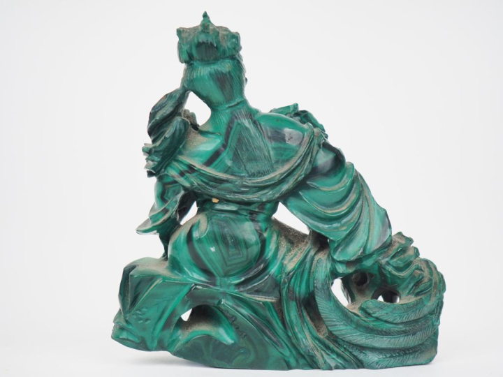 Chine XXème. Groupe en malachite représentant une déesse du printemps 