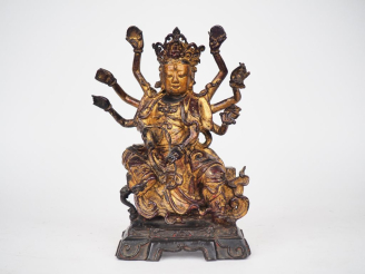 Vente aux enchères Chine période Ming XVIIème. Groupe en  bronze laqué brun, rouge et réh