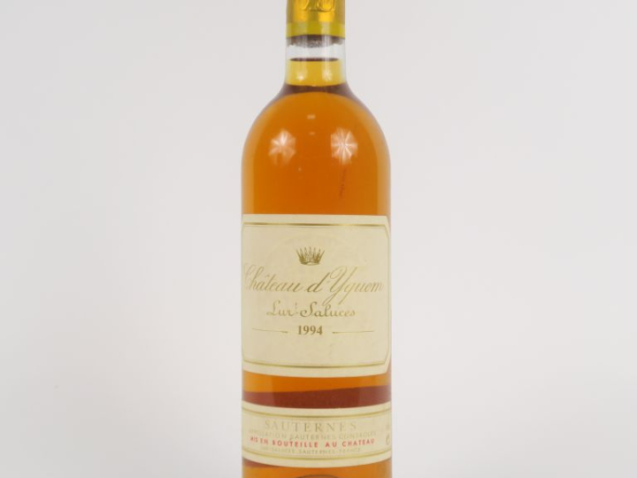 1 BOUTEILLE CHÂTEAU D'YQUEM 1er CCS SAUTERNES - 1994 - CAPS LÉGER PLIS