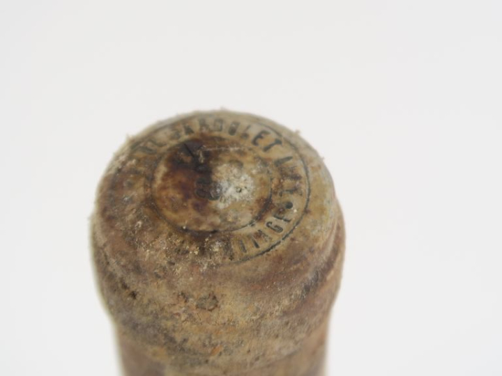 1 BOUTEILLE TAVEL PAUL JABOULET AÎNÉ - 1946 - 7 CM/CAPS CORRODÉE