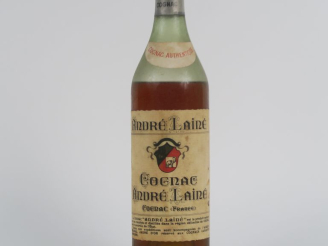 Vente aux enchères 1 VIEILLE BOUTEILLE COGNAC ANDRÉ LAINÉ - NIVEAU BAS/CAPS AB