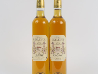 Vente aux enchères 2 BOUTEILLES (50 CL) COGNAC V.S. CHÂTEAU BELLEVUE - COFFRET