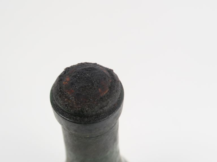 1 BOUTEILLE COTEAUX DU LAYON 'CLOS DU MAINE' RABLAY - 1945 - 8 CM/CAPS