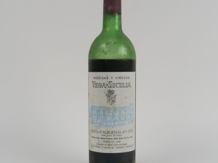 1 BOUTEILLE VEGA SICILIA VALBUENA 3er ANO - 1982 - VIDANGE/CAPS T AB