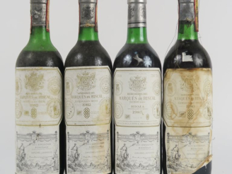 Vente aux enchères 4 BOUTEILLES RIOJA MARQUES DE RISCAL : 2 de 1982 BG/MEP - 1 de 1985 LB