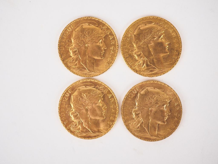 Quatre pièces de 20 Francs or, 1907, 1909, 1910 et 1914.  FRAIS ACHETE