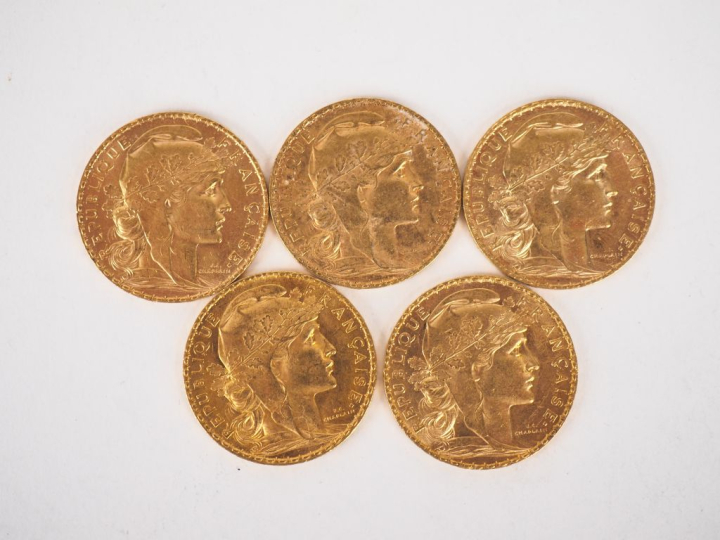 Cinq pièces de 20 Francs or, 1900, 1901 (x2) et 1902 (x2). FRAIS ACHET