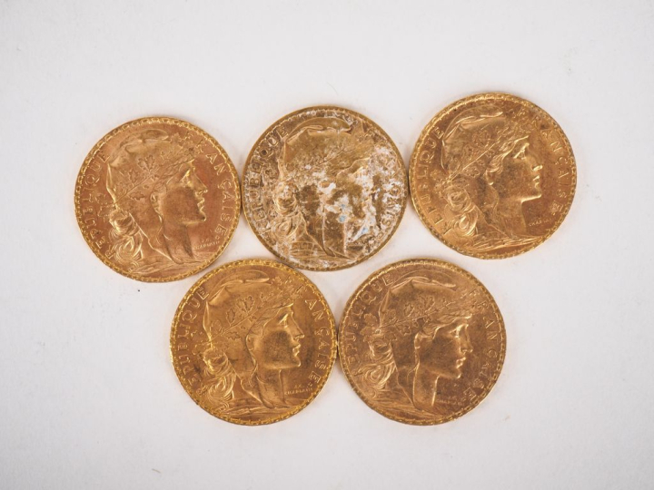 Cinq pièces de 20 Francs or, 1904. FRAIS ACHETEURS 10% HT.   