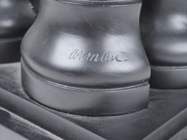 Fernandez ARMAN (1928-2005) "Gambit, 2003" Epreuve en résine.  Signée 