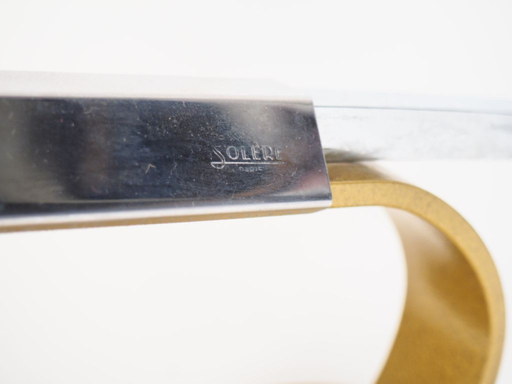 F. SOLERE. à Paris. Lampe de bureau en métal patiné et chromé.  Signée