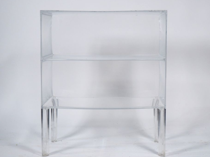 Meuble d'appui et de rangement en plexi glass.  Dim. 81 x 69 x 38 cm  