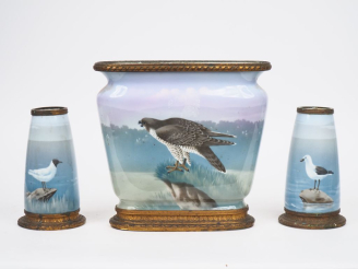 Vente aux enchères Garniture 1930 en porcelaine polychrome de Copenhague à décor d'oiseau