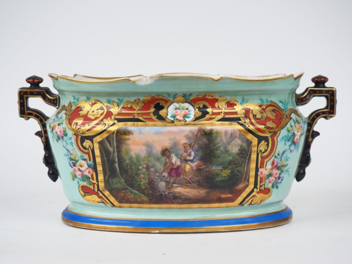 Jardinière Napoléon III en porcelaine de Paris, à décor dans des réser