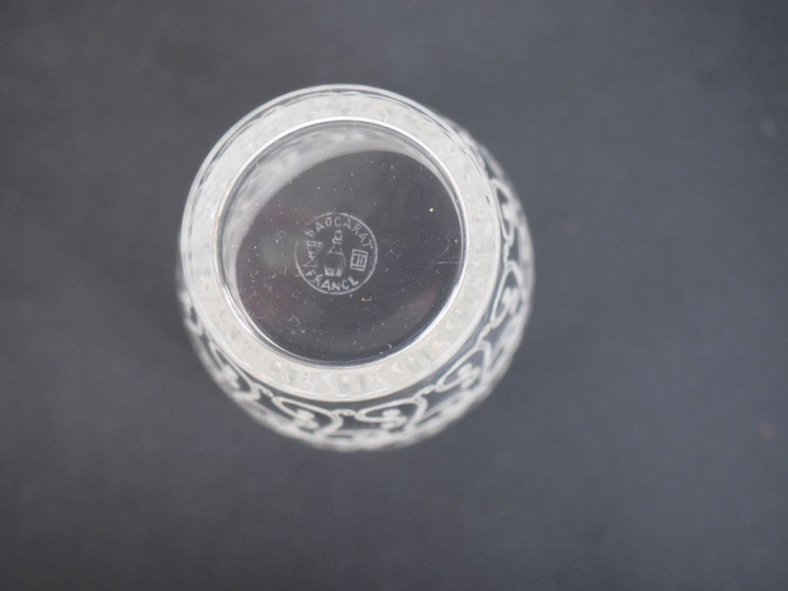 BACCARAT. Suite de 12 verres à eau de taille différente.