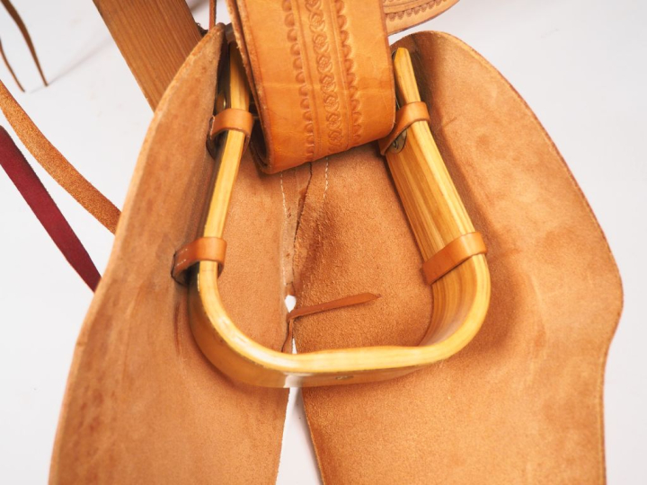 Selle en cuir. Bel état