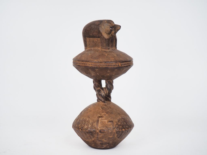 Manche de chasse-mouche Baoule, Côte d’Ivoire Bois à patine brune L. 2