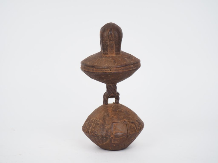 Manche de chasse-mouche Baoule, Côte d’Ivoire Bois à patine brune L. 2