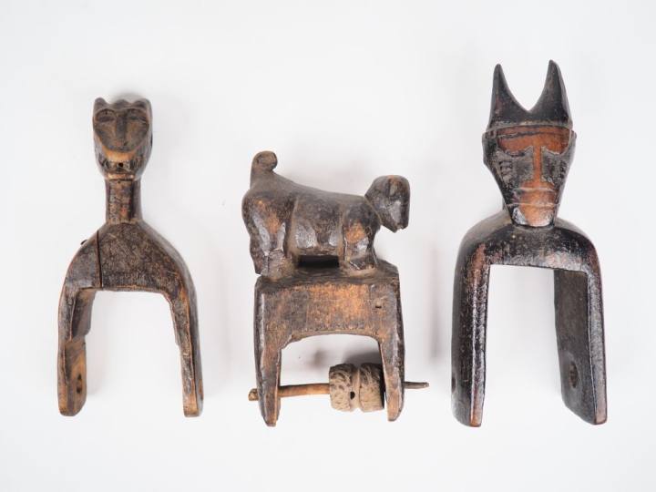 Lot de trois étriers de poulies, Côte d’Ivoire  A. Gouro Bois à patine