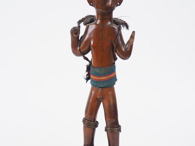 Statuette îles Léti, îles Taminbar (?), Indonésie  Bois à patine brune