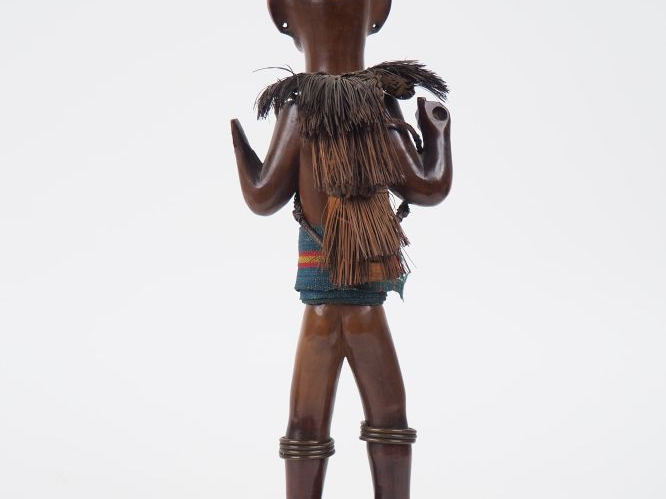 Statuette îles Léti, îles Taminbar (?), Indonésie  Bois à patine brune