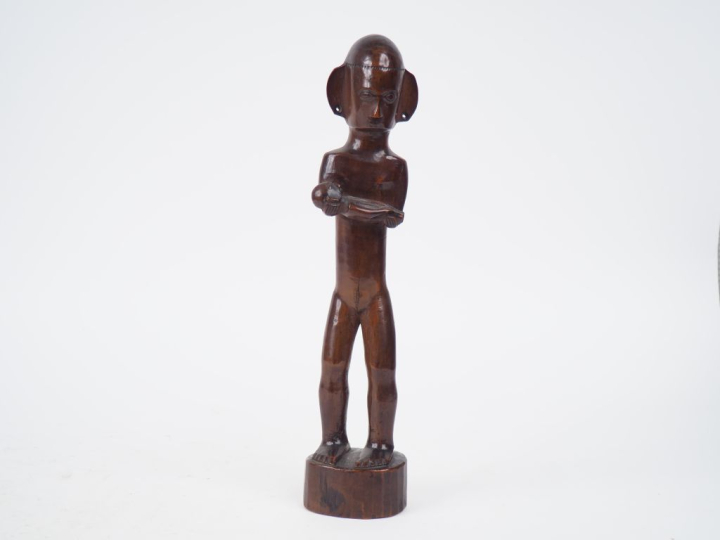 Statuette îles Léti, îles Taminbar (?), Indonésie  Bois à patine brune
