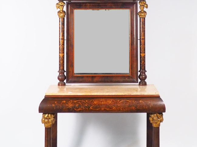 Grande console psychée XIXème en marqueterie et bois doré, à décor de 