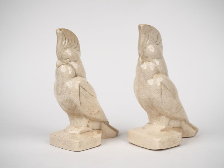 Paire de sujets Art Déco en craquelé "les perroquets".  H. 20 cm Signé