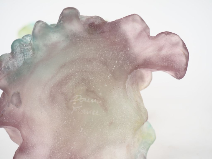 DAUM France.  Paire de bougeoirs "Bacchus pastel" en pâte de verre, à 