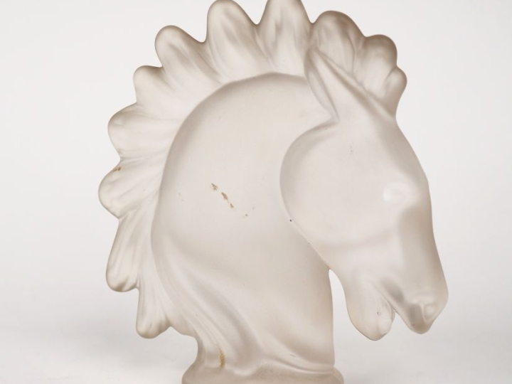Sujet en cristal "cheval". Signé H. 13 cm