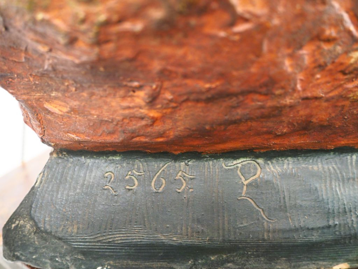 GOLDSHEIDER. (attribué à) "Jeune mauresque" Grande sculpture en stuc p