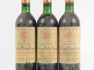 Vente aux enchères 3 BOUTEILLES CHÂTEAU PHÉLAN SÉGUR ST ESTEPHE - 1973 - BG/1 LB/BS