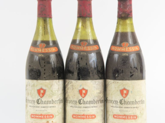 Vente aux enchères 3 BOUTEILLES GEVREY CHAMBERTIN MOMMESSIN - 1976 - 3 CM/4,5 CM/5 CM/1 C