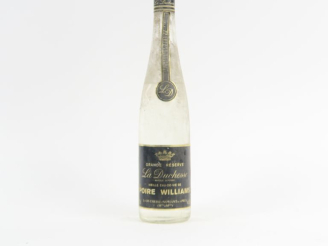 Vente aux enchères 1 BOUTEILLE VIEILLE EAU DE VIE POIRE WILLIAMS LA DUCHESSE