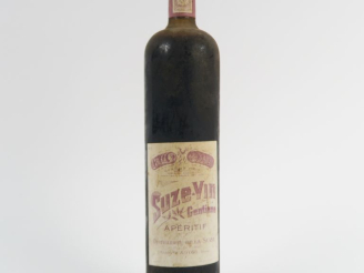 Vente aux enchères 1 VIEILLE BOUTEILLE SUZE VIN GENTIANE