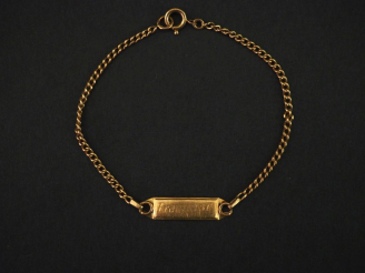 Vente aux enchères Bracelet de naissance en or jaune 750, marquée "Françoise". Long. 15,5