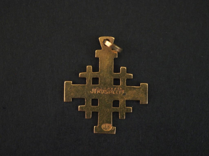 Pendentif en forme de croix de Jérusalem en or jaune 750, à décor grav