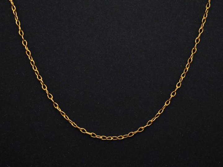 Chaine en or jaune 750, maille forçat.  Long. 55 Poids. 2,85 g (accide