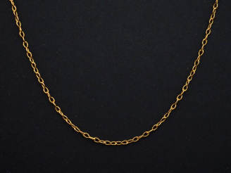 Vente aux enchères Chaine en or jaune 750, maille forçat.  Long. 55 Poids. 2,85 g (accide