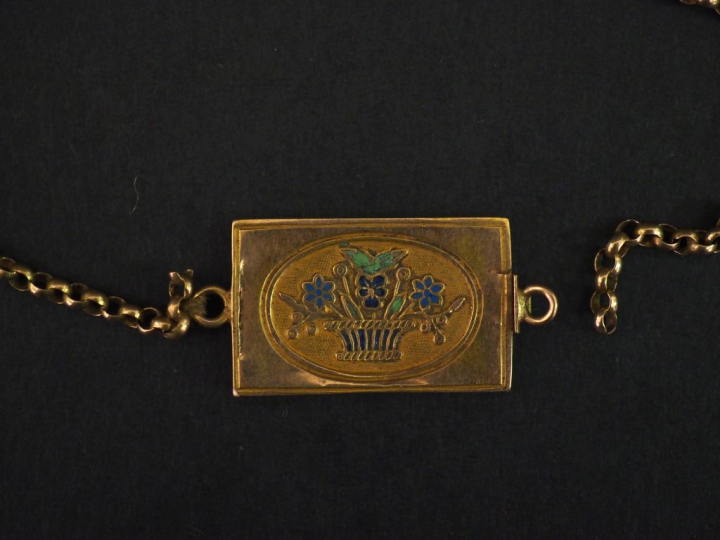 Bracelet en or jaune 585, mille ronde forçat.  Jolie fermoir rectangul
