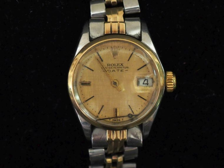 ROLEX, Oyster Perpetual Date Montre bracelet en acier. Cadran à index 
