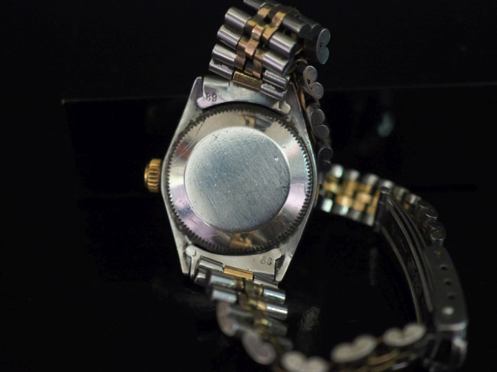 ROLEX, Oyster Perpetual Date Montre bracelet en acier. Cadran à index 