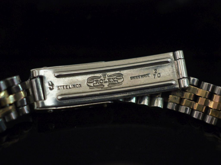 ROLEX, Oyster Perpetual Date Montre bracelet en acier. Cadran à index 