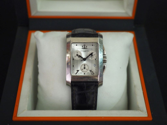 Vente aux enchères BAUME   MERCIER, Genève Montre bracelet d'homme en acier.  Cadran rect