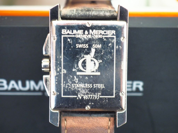 BAUME   MERCIER, Genève Montre bracelet d'homme en acier.  Cadran rect