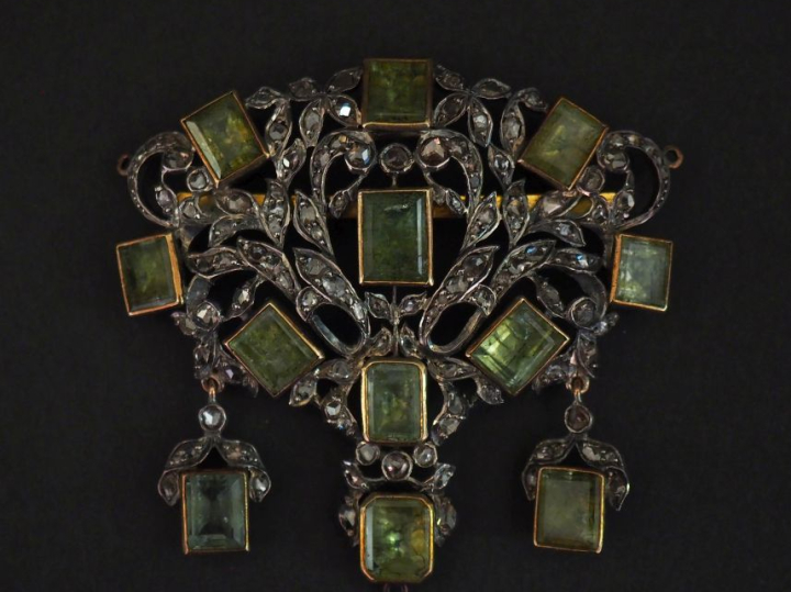 Importante broche/pendentif 1900 en argent en argent et vermeil, à déc