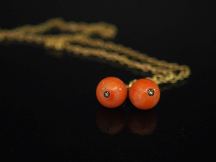 Chaine en or jaune 750, maille forçat, et un pendentif en or jaune 750