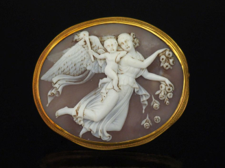 Vente aux enchères Broche de style Louis XVI de forme ovale en or jaune 750, sertie en so