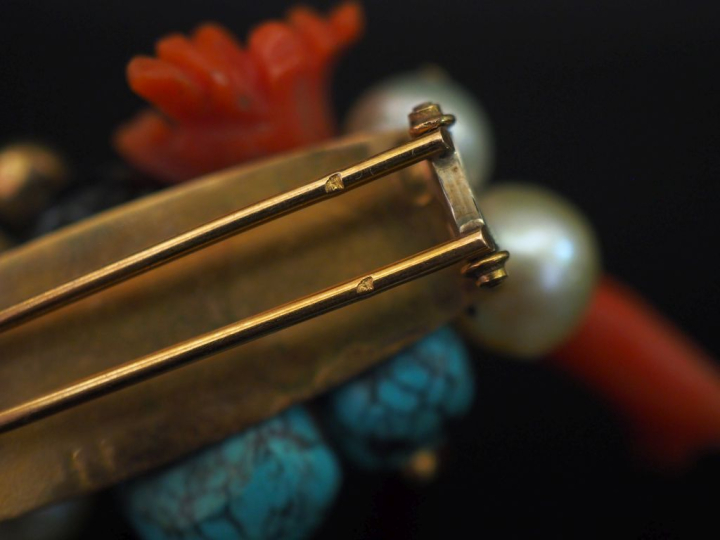 Broche ovale en or jaune 750, sertie de perles blanches, agate, turquo